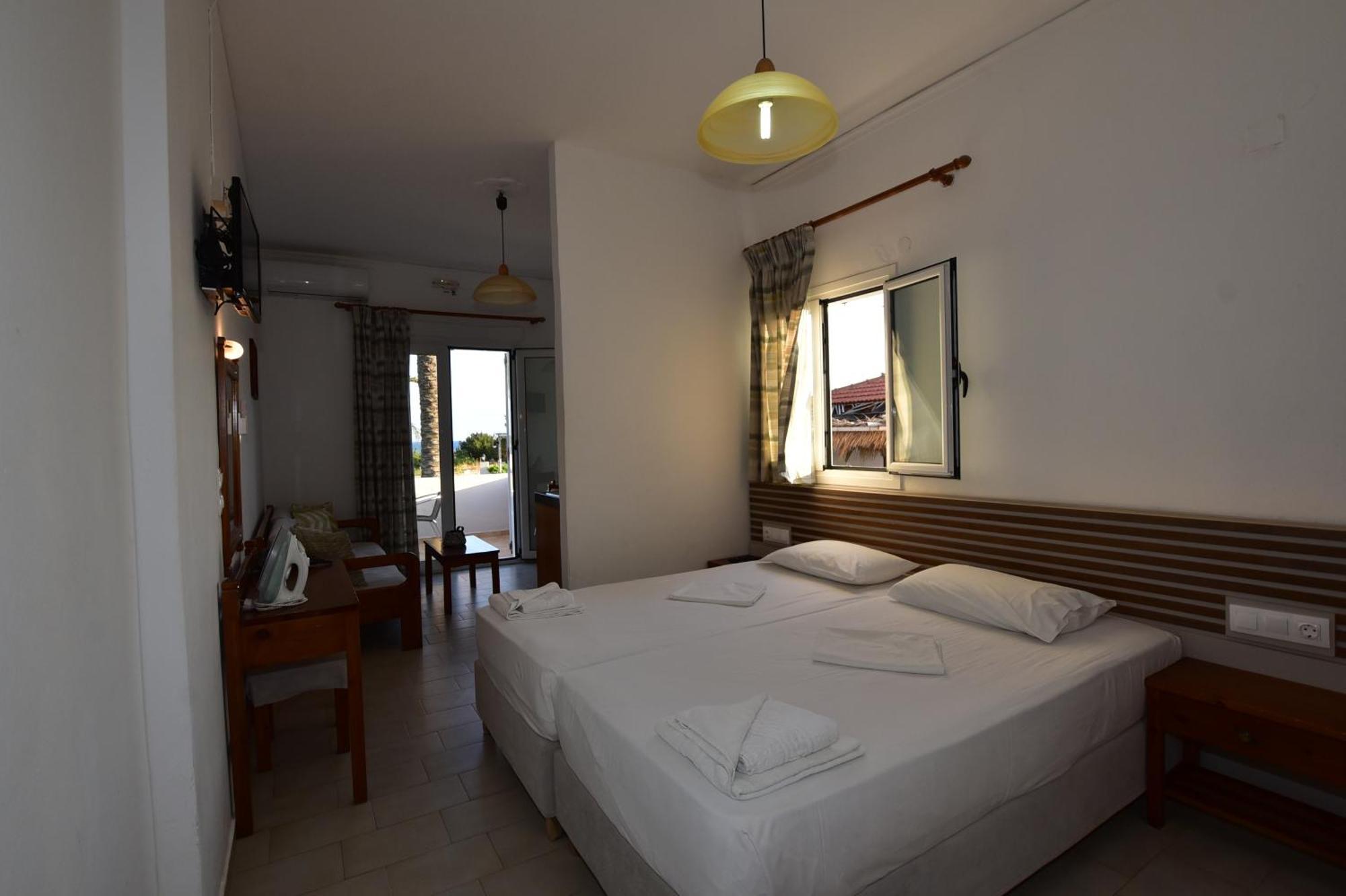 פליאוחורה Morpheas Rooms מראה חיצוני תמונה